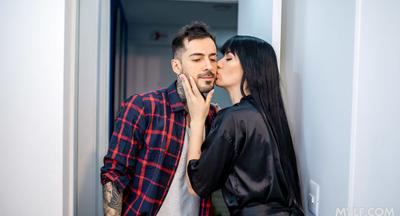 Photo №4 Colombian MILF Yenifer Chacon offers an exceptional intimacy lesson